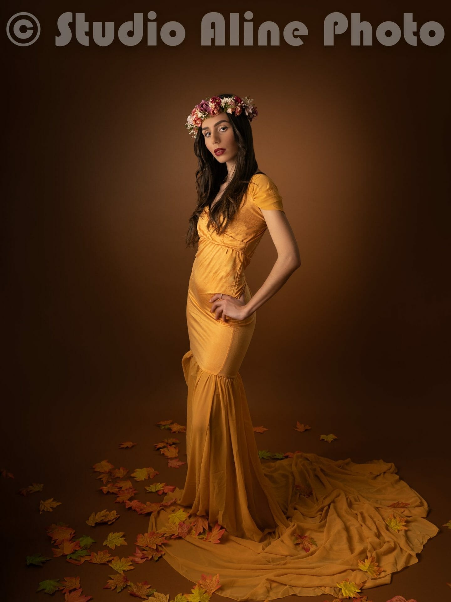 photo studio modèle décor automnal robe jaune couronne fleurs